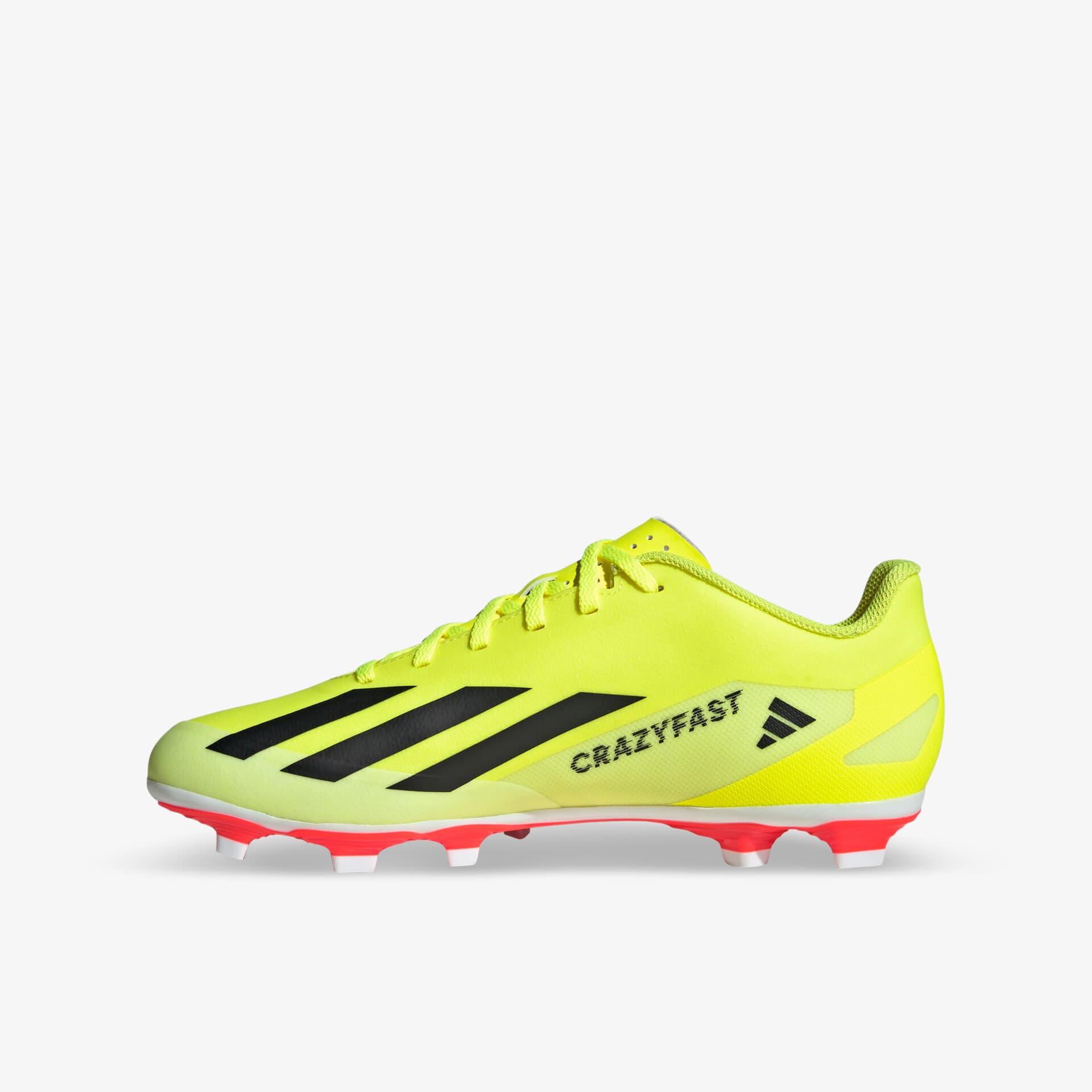 Leichter gelber Fußballschuh mit schwarzem Streifendesign und griffiger Sohle für optimale Performance.