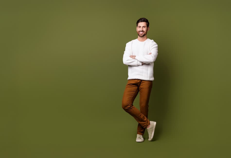 Mann mit schuhen aus der neuen Kollektion bei kilagoo